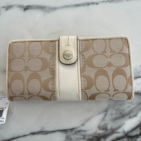 Coach Wallet - Monogram with White Leather - New With Tags - Picture 1 of 11